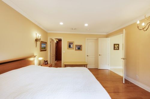 1360 Greenbriar Rd, Glendale CA  91207-1254 exterior