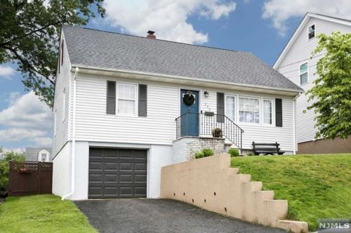 233 Marlboro Rd, Wood-Ridge, NJ 07075-1119