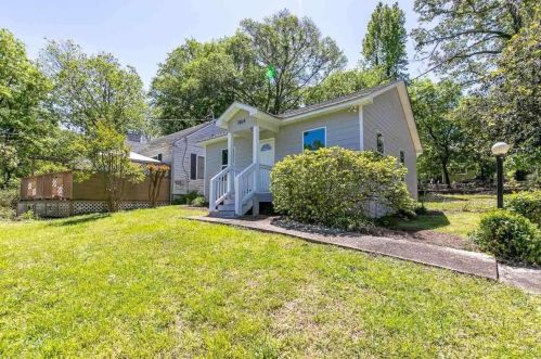 1864 Center Ave, Atlanta GA  30344-4656 exterior