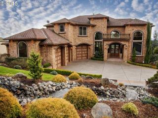 636 Valley St, Camas, WA 98607-9197