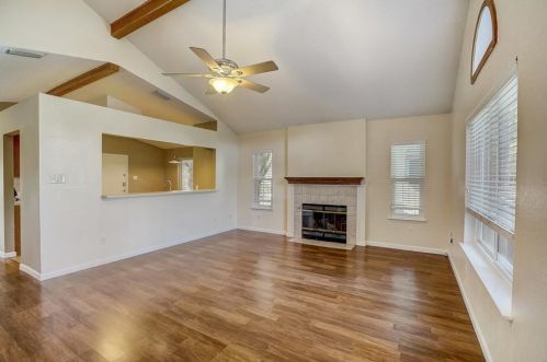 4000 Cortina Dr, Austin TX  78749-4924 exterior