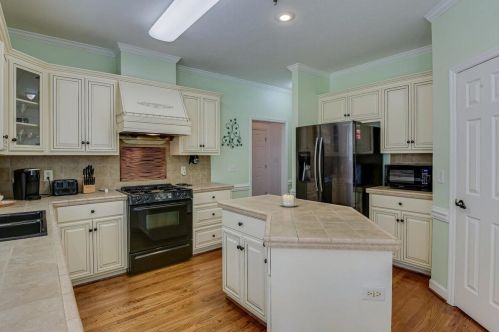 203 Avrett Ln, Evans GA 30809-6674 exterior