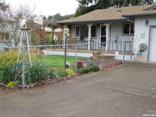 1225 Ash St, Brownsville OR  97327-2162 exterior