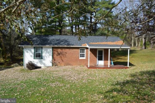 2136 Old National Pike, Middletown MD  21769-9203 exterior