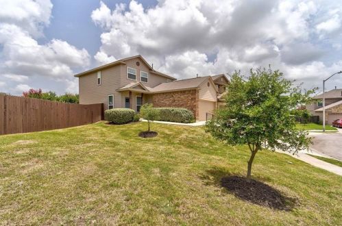 118 Buckingham Dr, Uhland TX  78640-5811 exterior