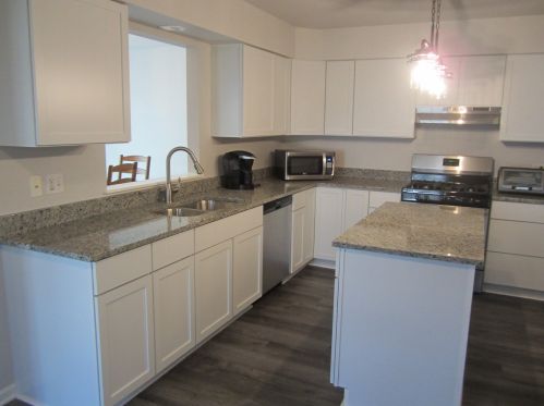 1418 Laurel Oaks Dr, Streamwood, IL 60107-3314
