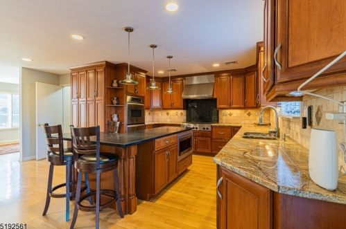 4 Theodore Dr, Dover NJ  07869-1913 exterior