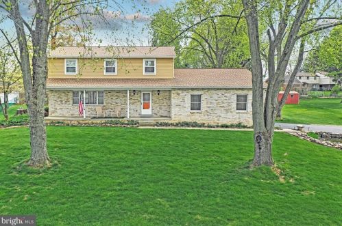 1861 Sturbridge Dr, Lancaster, PA 17601-6225