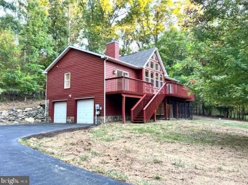 160 Black Cub Run Ln, Harpers Ferry WV  25425-5682 exterior