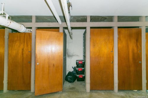 780 Amana St, Honolulu HI  96814-3247 exterior