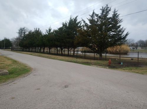 302 Maple St, Whitewright TX 75491-2616 exterior