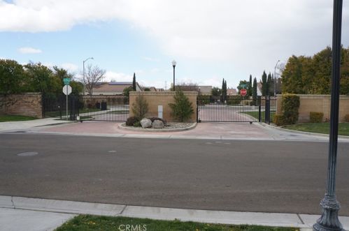 2994 La Vina Cir, Los Banos CA  93635-9497 exterior