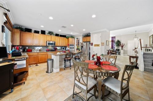 11364 Pondhurst Way, Riverside CA  92505-3471 exterior