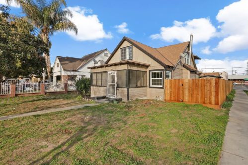 440 Locust St, Turlock, CA 95380-5328