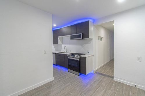 2735 Grafton Ave, Dallas TX  75211-5711 exterior