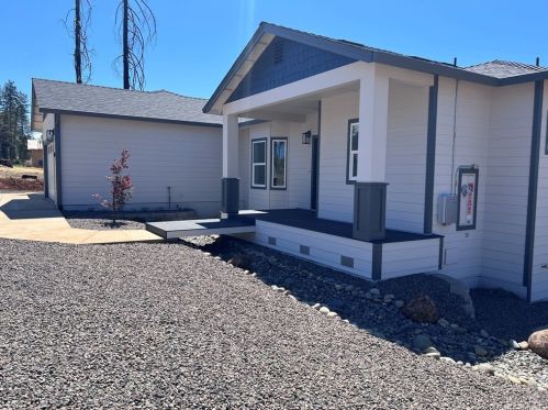 800 Bille Rd, Paradise, CA 95969-3158