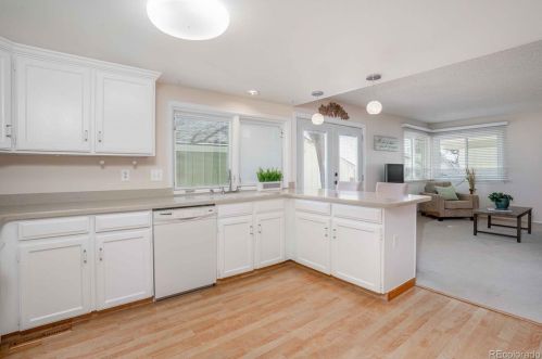 7569 Rosemary Cir, Englewood CO 80112-6419 exterior