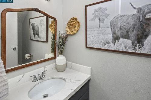 2032 Sierra Rd, Concord CA  94518-2905 exterior