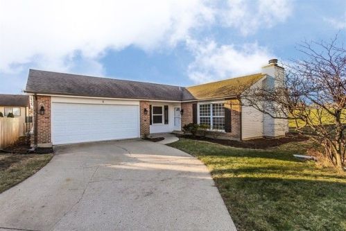 4 Sieverwood Ct, Streamwood, IL 60107-1924