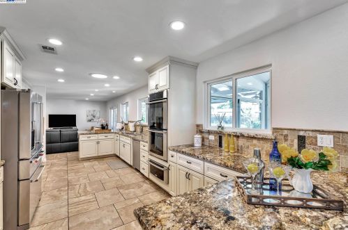 3635 Portsmouth Ct, Pleasanton, CA 94588-3594