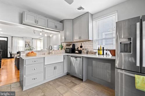 1325 Berks St, Philadelphia PA 19131-3215 exterior