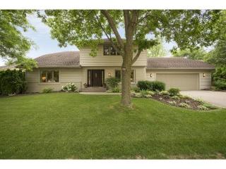 9266 Hyland Crk Rd, Minneapolis MN  55437-1945 exterior