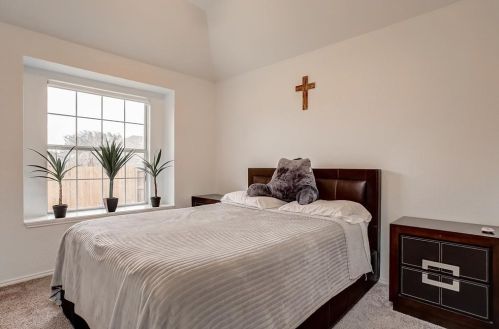 7700 Beaver Head Rd, Fort Worth TX  76137-5116 exterior