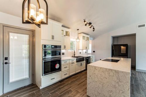 9600 Claxton Dr, Austin, TX 78736-2911