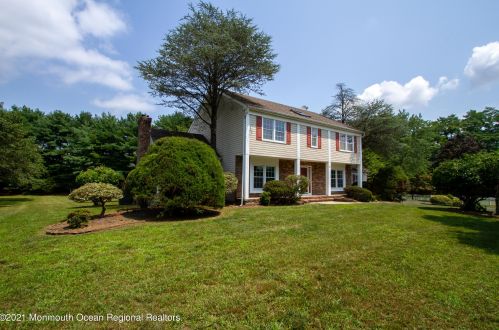 9 Kathy Ct, Holmdel Village, NJ 07733-1627