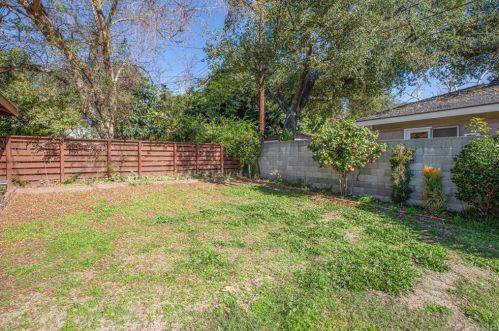 1828 Canada Blvd, Glendale CA  91208-2610 exterior