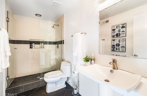 18901 Antioch Dr, Irvine CA  92603-3305 exterior