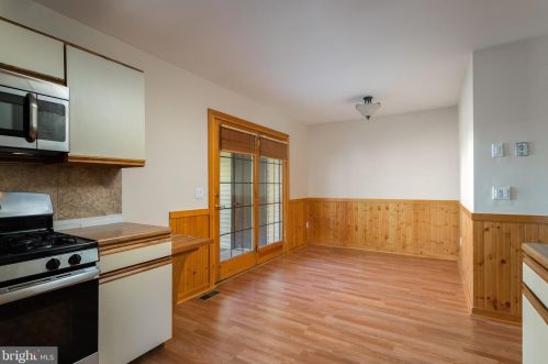 1 Boleyn Ct, Trenton NJ exterior