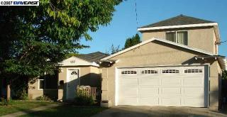 663 Denslowe Ln, Hayward, CA 94544-1725
