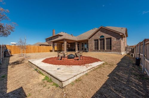 10061 Red Blf Ln, Fort Worth TX  76177-7353 exterior