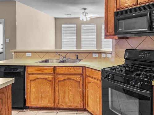 6300 Miranda Dr, Fort Worth TX  76131-1238 exterior