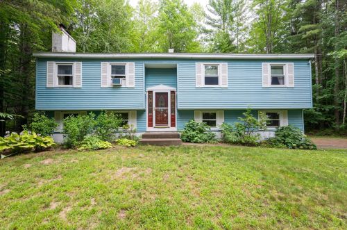 28 Linda Ln, Laconia, NH 03249-6941