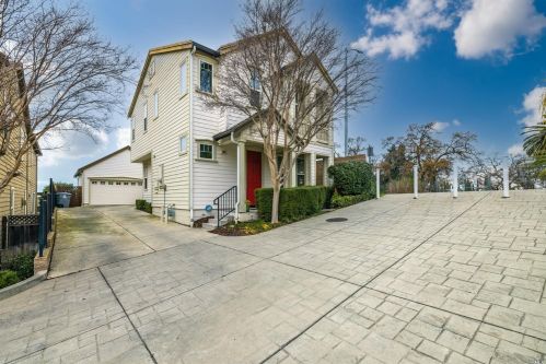 1091 Amber Ridge Ln, Vacaville, CA 95687-5828