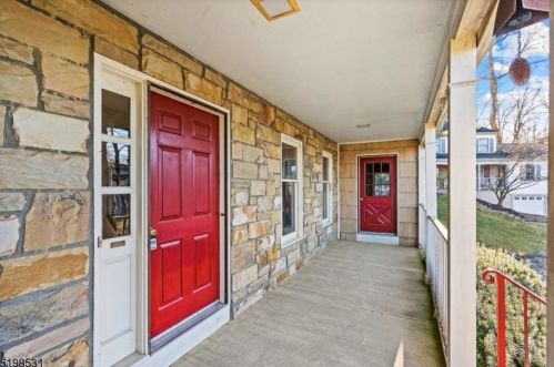 26 Sandpiper Dr, Hackettstown, NJ 07840-3034