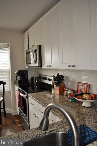 12428 Herrington Manor Dr, Silver Spring, MD 20904-1681