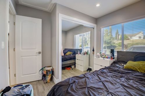 1518 Cochran St, Simi Valley CA 93065-2047 exterior