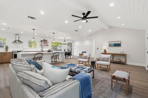5006 Buffalo Pass, Austin TX  78745-2832 exterior