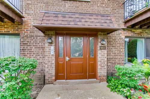 9802 Bianco Ter, Des Plaines, IL 60016-7934