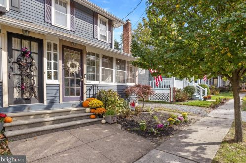 125 Colonial Ave, Tavistock, NJ 08033-1505