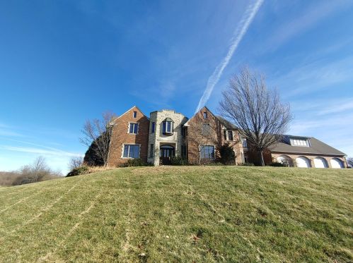 679 Birch Hollow Dr, Antioch, IL 60002-9372