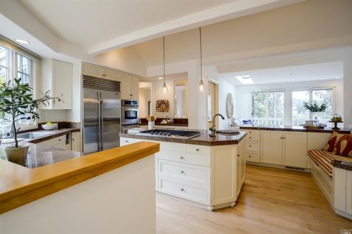 95 Deer Park Ave, San Rafael, CA 94901-2310