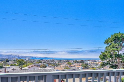 1312 Flores St, Seaside CA exterior