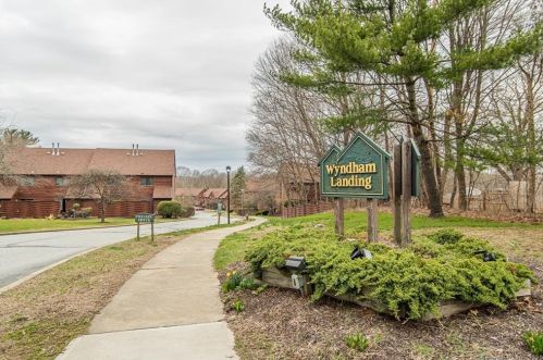 19 Wyndham Lndg, Killingly CT  06239-1408 exterior