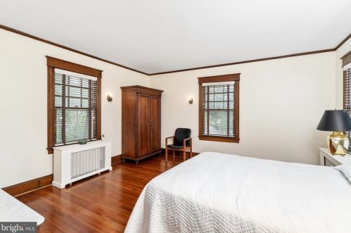 8 Princeton Ave, Princeton NJ  08540-5236 exterior