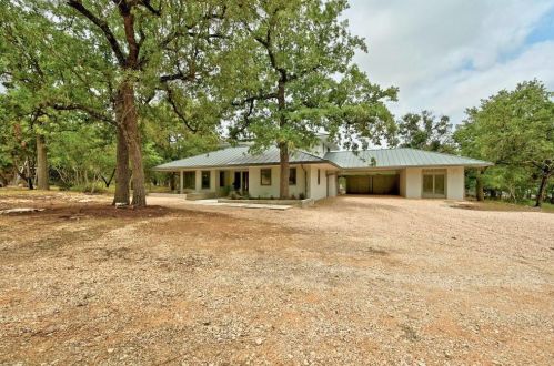 107 Concord Cir, Austin TX  78737-9061 exterior