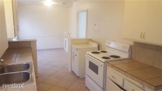 2423 Warmlands Ave, Vista CA  92084-2723 exterior